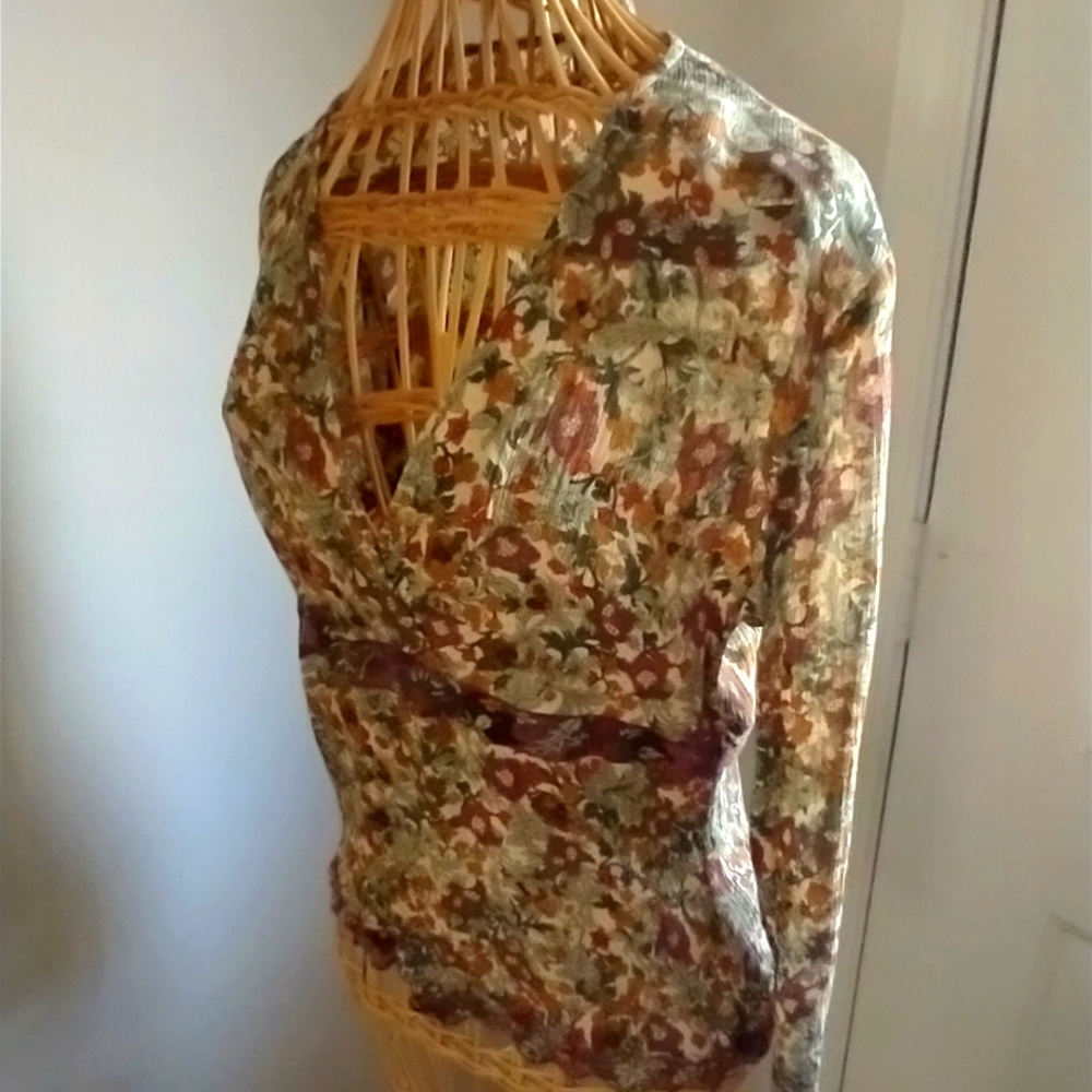 Blouse J.Jill NWOT- Women's 100% Rayon blouse - Picture 8 of 9